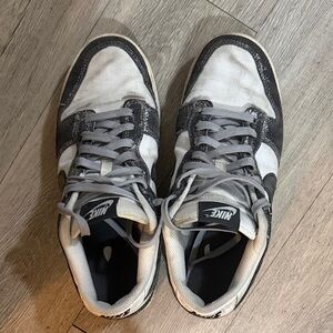 Nike Men's Black and White Sneakers